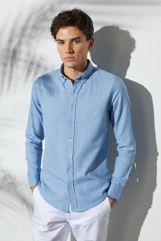 Erkek Slim Fit Dar Kesim %100 Pamuk Düğmeli Yaka Flam Keten Mavi Gömlek