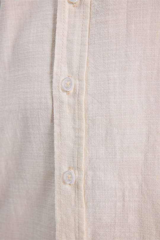 Erkek Slim Fit Dar Kesim %100 Pamuk Düğmeli Yaka Flam Keten Ekru Gömlek