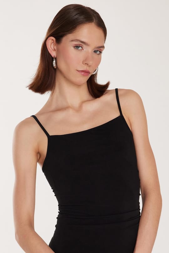 Kadın Slim Fit Dar Kesim Esnek U Yaka Midi Siyah Elbise