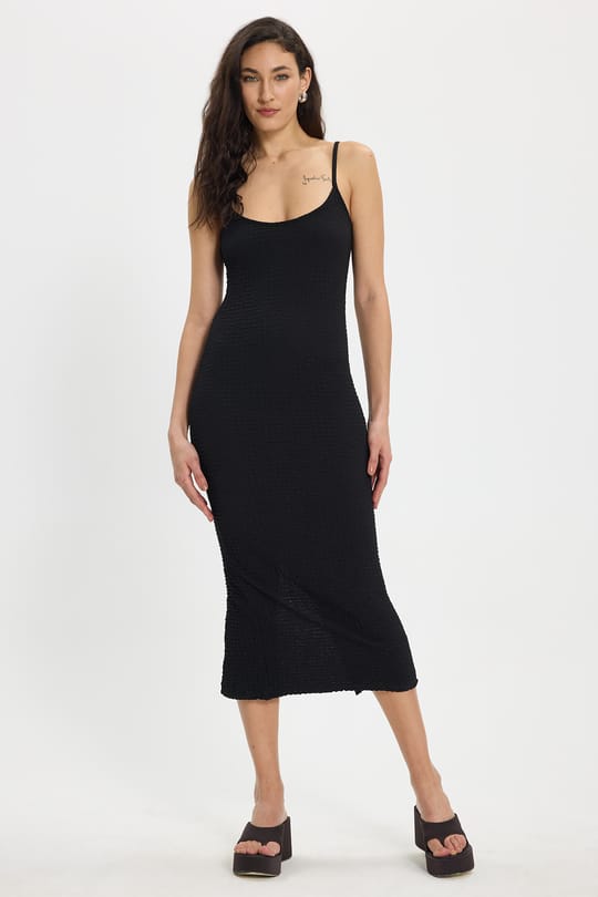 Kadın Slim Fit Vücuda Oturan Askılı Likralı Midi Boy Siyah Elbise