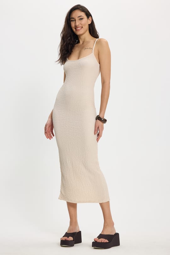 Kadın Slim Fit Vücuda Oturan Askılı Likralı Midi Boy Bej Elbise