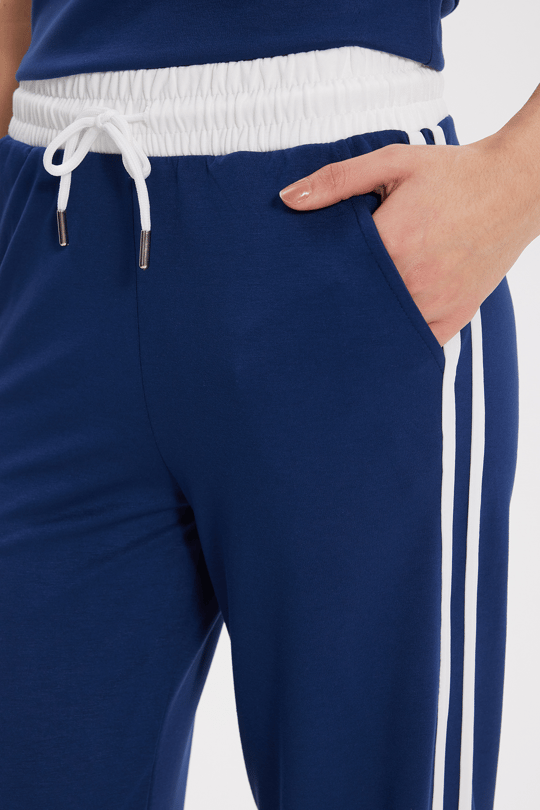Kadın Relax Fit Bol Kesim Lastikli Bel Çizgili Geniş Paça Likralı Lacivert Eşofman Altı