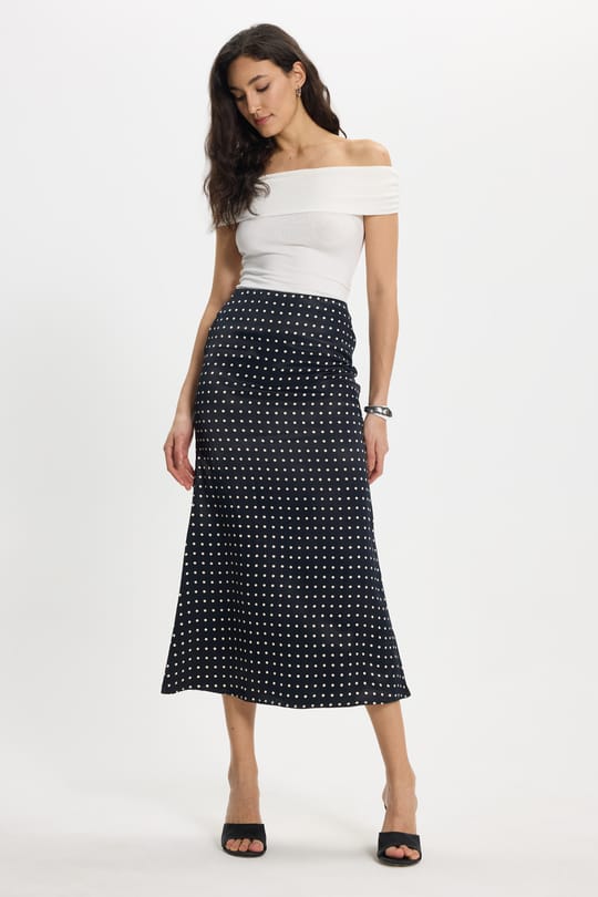 Kadın Slim Fit Dar Kesim Yüksek Bel Midi Boy Viskon Puantiyeli Siyah Etek