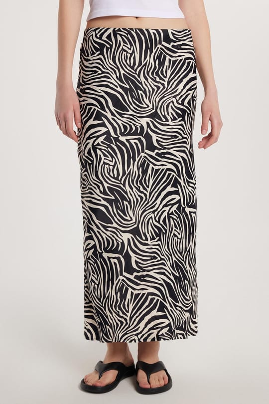 Kadın Standart Fit Lastikli Bel Desenli Etek