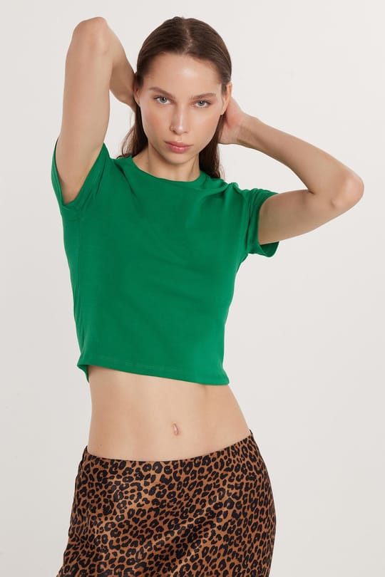 Kadın Slim Fit Dar Kesim %100 Pamuk Düz Basic Yeşil Bisiklet Yaka Tişört