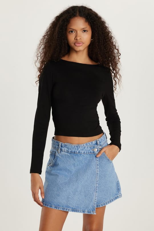Kadın Slim Fit Dar Kesim Sırt Detaylı Siyah Bluz