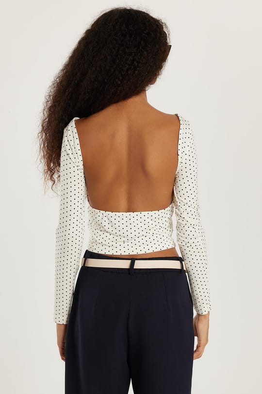 Kadın Slim Fit Dar Kesim Sırt Detaylı Beyaz Bluz