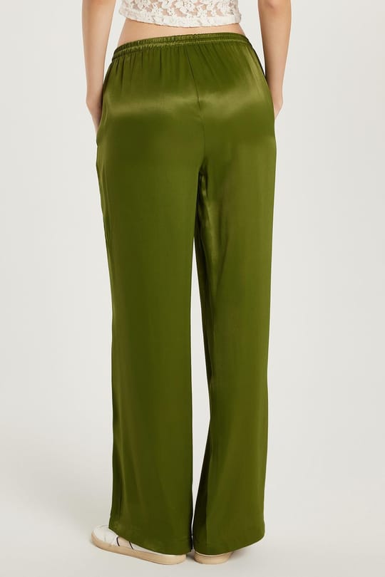Kadın Regular Fit Beli Lastikli Bağlamalı Saten Geniş Paça Yeşil Pantolon