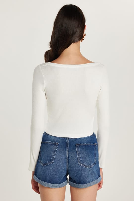 Kadın Slim Fit Dar Kesim Kısa Kollu Geniş Yaka Ekru Bluz