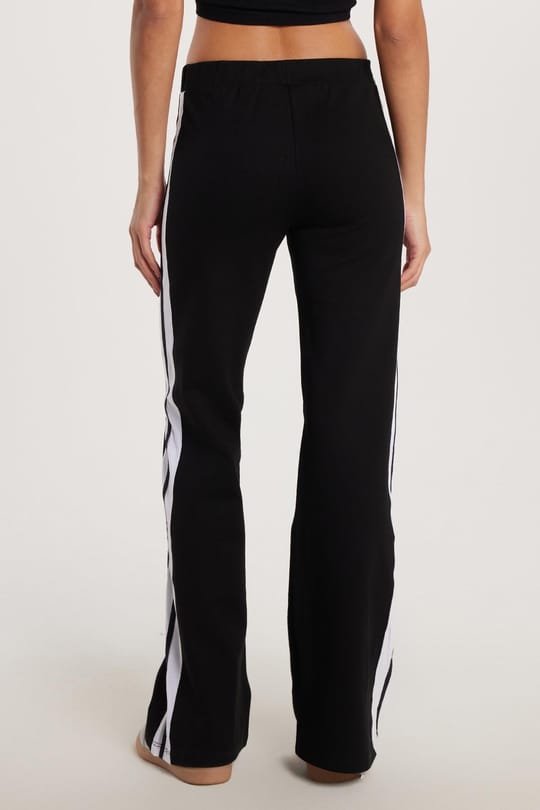 Kadın Slim Fit Dar Kesim Beli Lastikli İspanyol Paça Siyah Pantolon