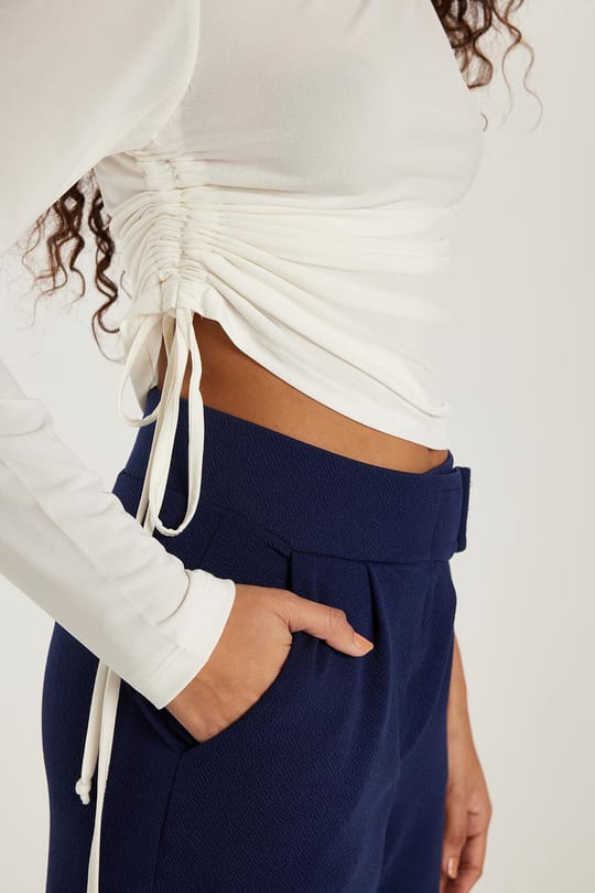 Kadın Slim Fit Dar Kesim Tek Kollu Yandan Bağcık Detaylı Ekru Bluz