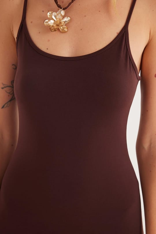 Kadın Slim Fit Dar Kesim İnce Askılı U Yaka Kahverengi Elbise