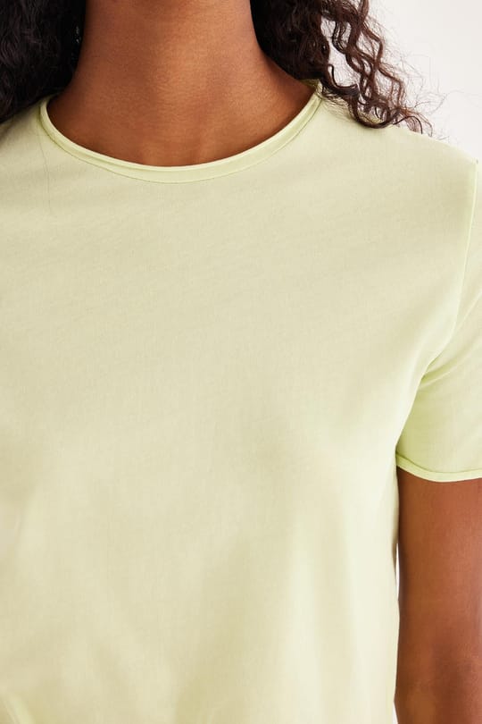 Kadın Slim Fit Dar Kesim %100 Pamuk Bisiklet Yaka Yeşil Tişört