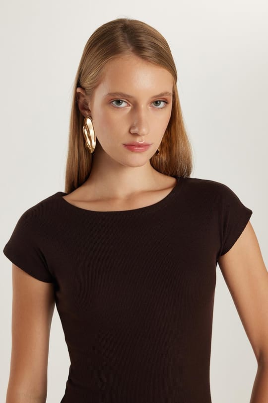 Kadın Modal Kumaş Slim Fit Dar Kesim Kısa Kollu Bisiklet Yaka Kahverengi Elbise