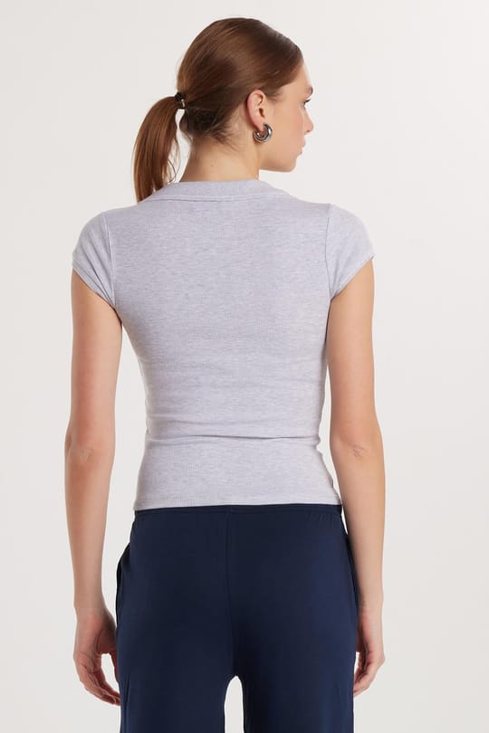 Kadın Modal Kumaş Slim Fit Dar Kesim Kısa Kollu V Yaka Gri Bluz