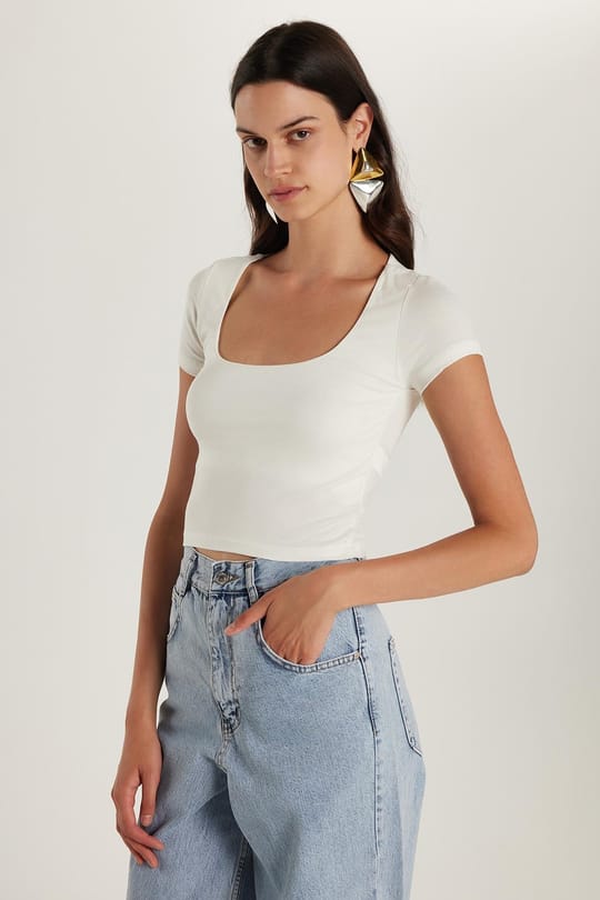 Kadın Slim Fit Dar Kesim Kısa Kollu U Yaka Ekru Bluz
