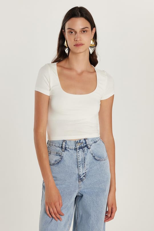 Kadın Slim Fit Dar Kesim Kısa Kollu U Yaka Ekru Bluz