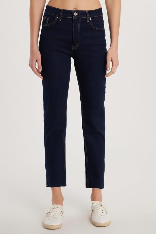 Kadın Slim Fit Dar Kesim Kısa Boru Paça Lacivert Pantolon