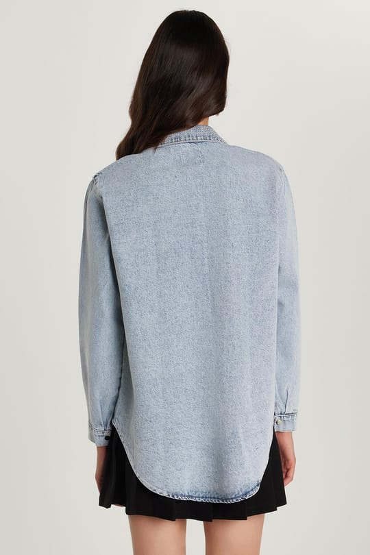 Kadın Regular Fit %100 Pamuk Çift Cepli Taş Detaylı Denim Açık Mavi Gömlek