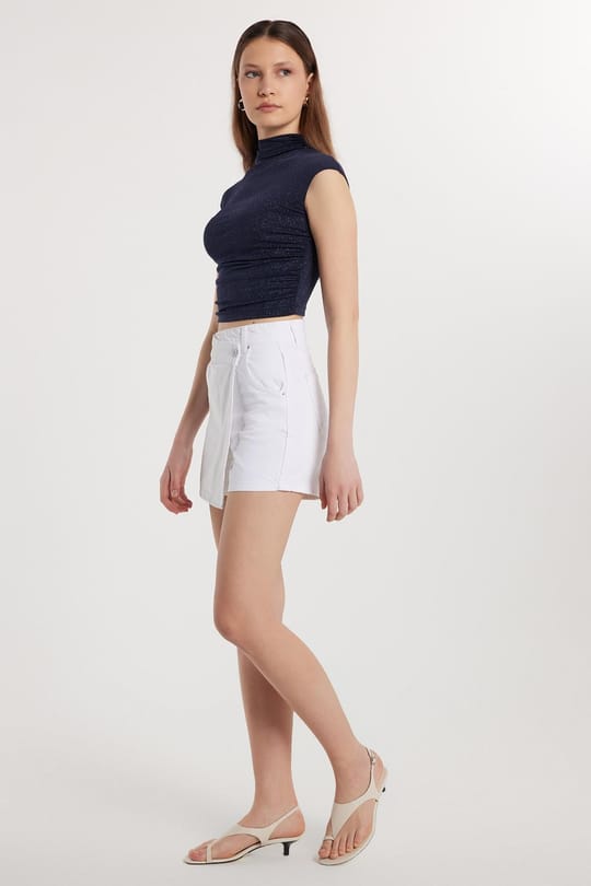 Kadın Slim Fit Dar Kesim Çift Cepli Beyaz Şort Etek
