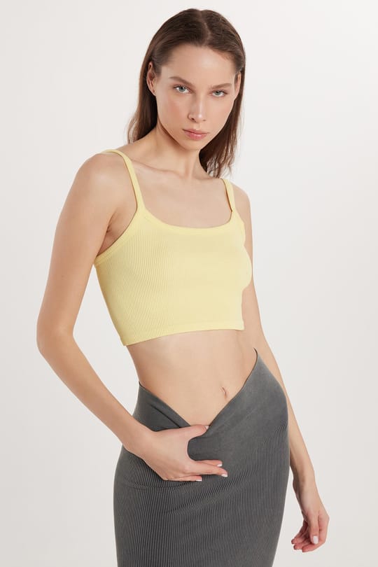 Kadın Slim Fit Kare Yaka Düz Basic Sarı Crop Atlet