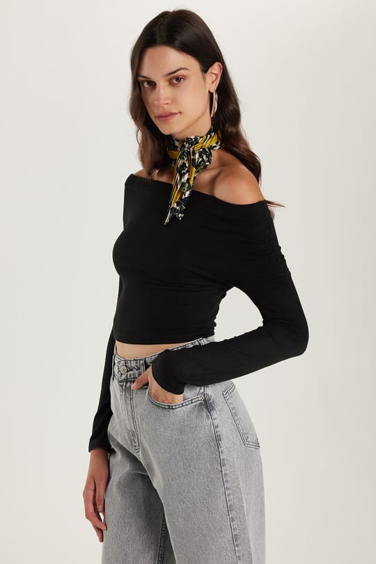 Kadın Slim Fit Dar Kesim Uzun Kollu Kayık Yaka Siyah Viskon Bluz