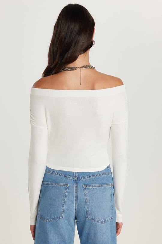Kadın Slim Fit Dar Kesim Kayık Yaka Viskon Ekru Bluz