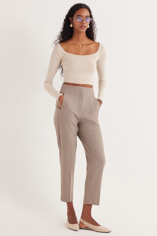 Kadın Slim Fit Dar Kesim Pamuklu Kayık Yaka Bej Bluz