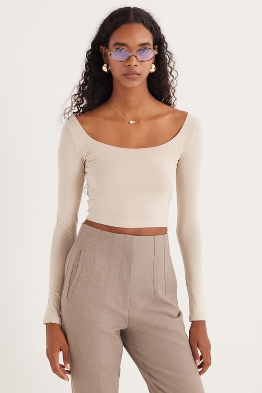 Kadın Slim Fit Dar Kesim Pamuklu Kayık Yaka Bej Bluz