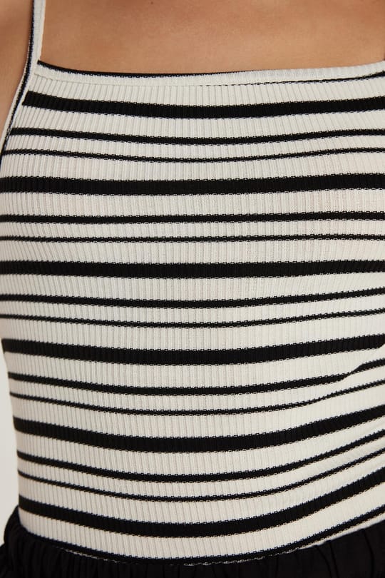 Kadın Slim Fit Dar Kesim İnce Askılı Çizgili Kare Yaka Body Atlet