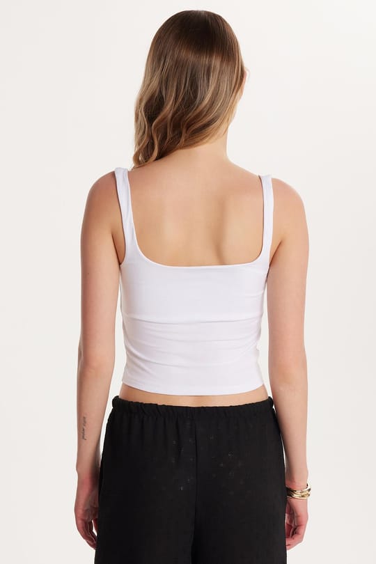 Kadın Slim Fit Dar Kesim İnce Askılı Kare Yaka Beyaz Crop Atlet