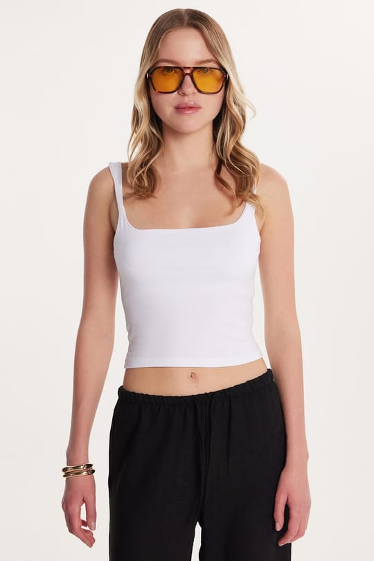 Kadın Slim Fit Dar Kesim İnce Askılı Kare Yaka Beyaz Crop Atlet