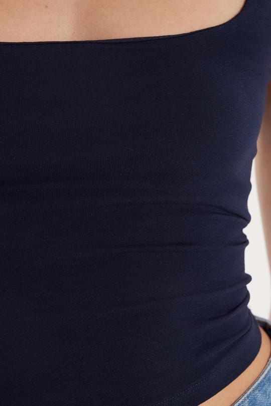 Kadın Slim Fit Dar Kesim İnce Askılı Kare Yaka Lacivert Crop Atlet