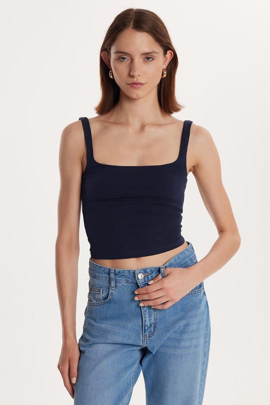 Kadın Slim Fit Dar Kesim İnce Askılı Kare Yaka Lacivert Crop Atlet