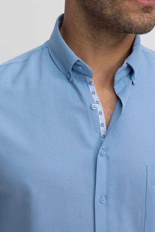 Erkek Regular Fit Klasik Kesim Pamuklu Oxford Doku Tek Cepli Mavi Düğmeli Yaka Gömlek