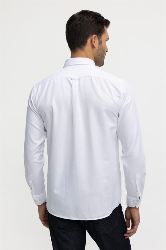 Erkek Regular Fit Klasik Kesim Oxford Doku Yaka Düğmeli Cepli Nakışlı Beyaz Gömlek