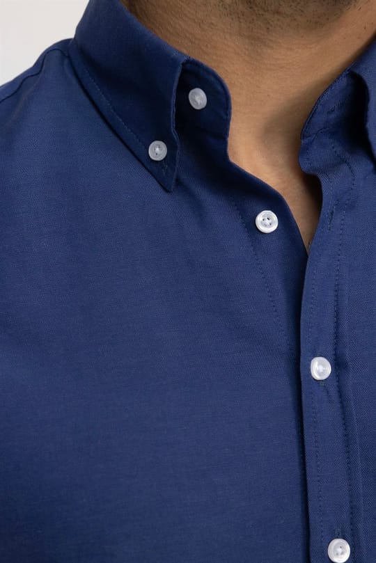 Erkek Regular Fit Klasik Kesim Oxford Doku Yaka Düğmeli Cepli Nakışlı İndigo Gömlek