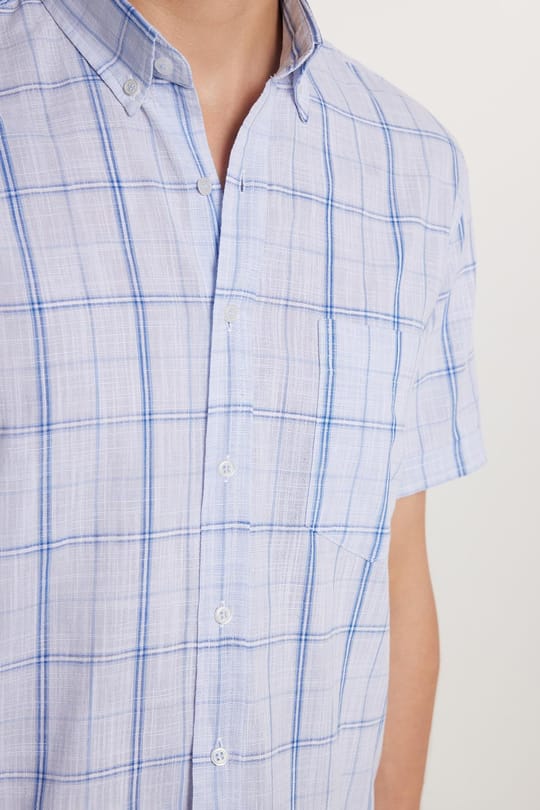 Erkek Regular Fit Klasik Kesim Oversize %100 Pamuk Keten Doku Tek Cepli Kareli Kısa Kollu Düğmeli Yaka Gömlek