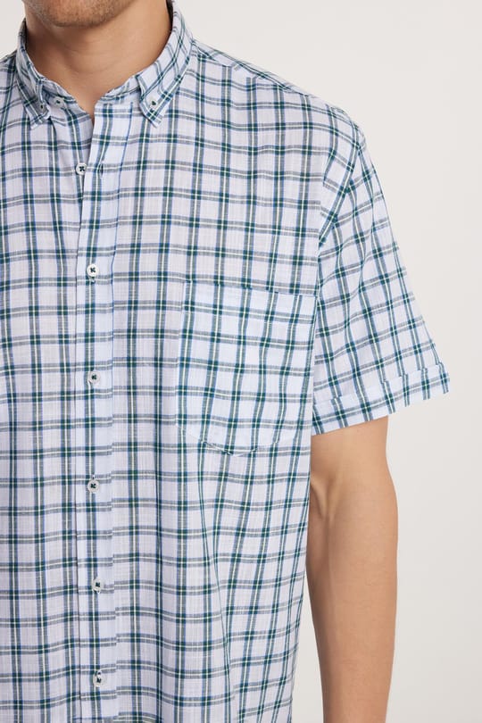 Erkek Regular Fit Klasik Kesim Oversize %100 Pamuk Keten Doku Tek Cepli Kareli Kısa Kollu Düğmeli Yaka Gömlek