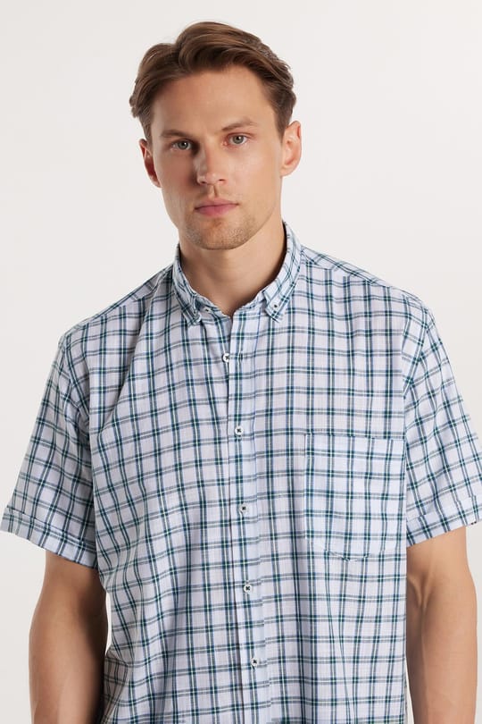 Erkek Regular Fit Klasik Kesim Oversize %100 Pamuk Keten Doku Tek Cepli Kareli Kısa Kollu Düğmeli Yaka Gömlek