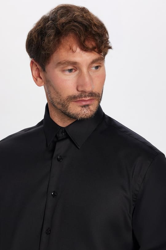 Erkek Regular Fit Rahat Kesim Siyah Non-Iron Pamuklu Ütü Gerektirmez Gömlek