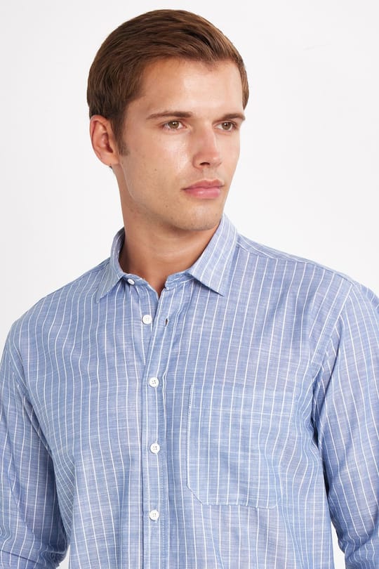 Erkek Regular Fit Klasik Kesim Oversize Uzun Kollu %100 Pamuk Keten Doku Tek Cepli Çizgili Mavi Gömlek