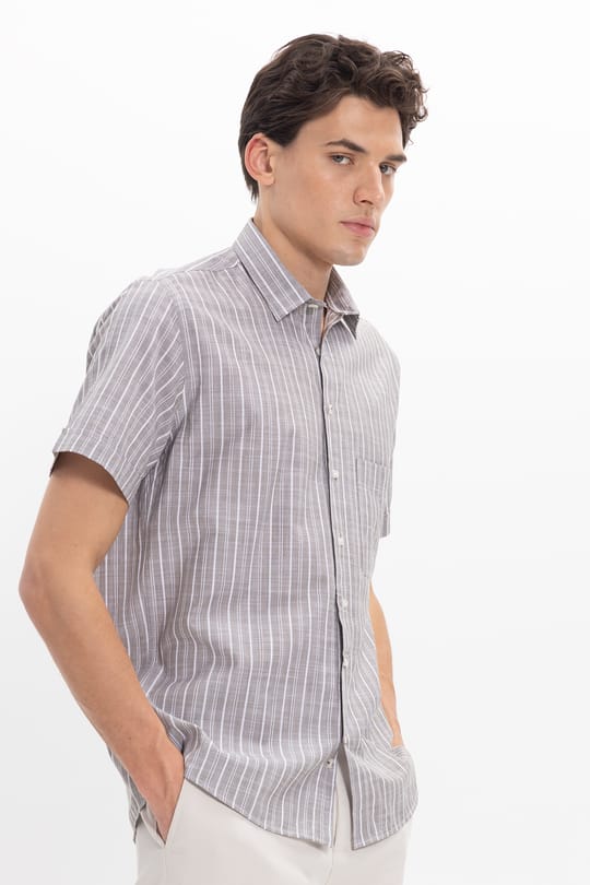Erkek Regular Fit Klasik Kesim Oversize %100 Pamuk Kısa Kollu Keten Doku Tek Cep Çizgili Gömlek
