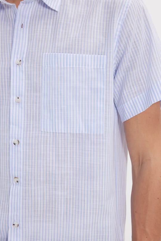 Erkek Regular Fit Klasik Kesim Oversize %100 Pamuk Keten Doku Tek Cepli Çizgili Kısa Kollu Mavi Gömlek