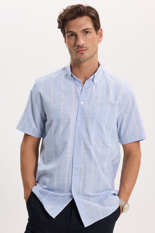 Erkek Regular Fit Klasik Kesim Oversize %100 Pamuk Keten Doku Tek Cepli Çizgili Kısa Kollu Mavi Gömlek