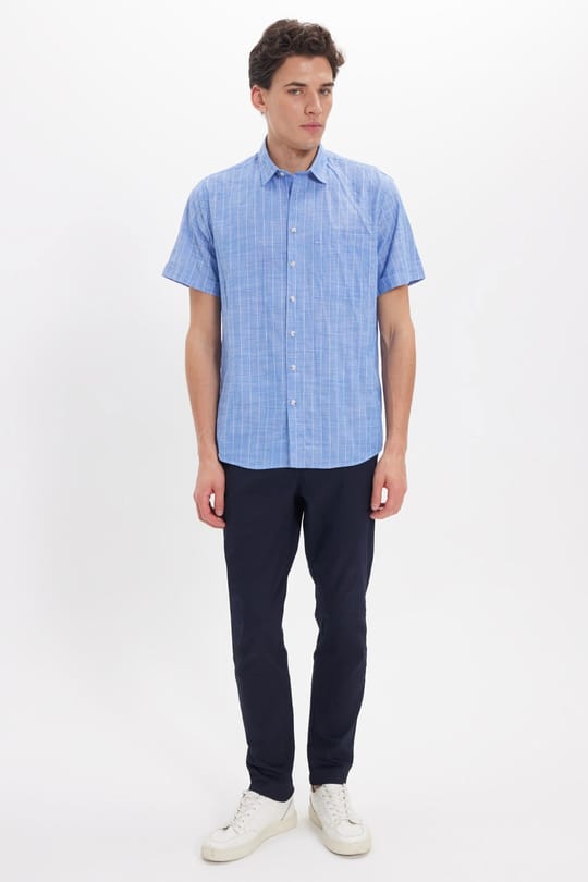 Erkek Regular Fit Klasik Kesim Oversize %100 Pamuk Keten Doku Tek Cepli Çizgili Kısa Kollu Saks Mavi Gömlek
