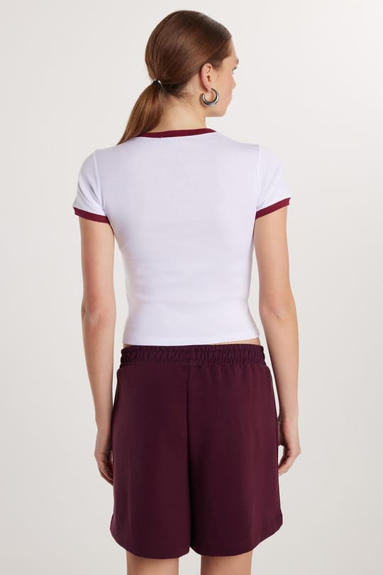Kadın Slim Fit Dar Kesim %100 Pamuk Kısa Kollu Bisiklet Yaka Baskılı Beyaz Tişört