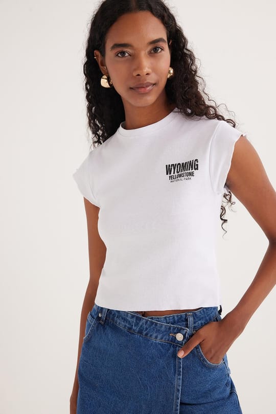 Kadın Slim Fit Ribanalı Baskılı %100 Pamuk Bisiklet Yaka Beyaz Tişört