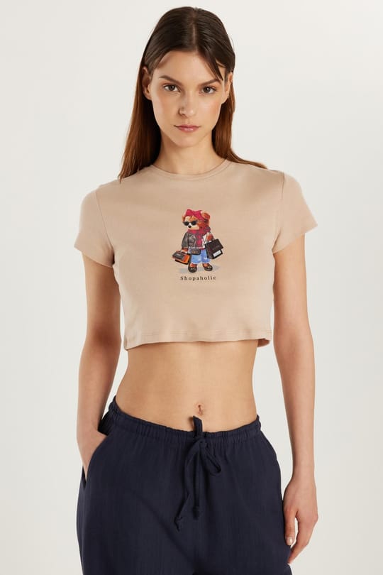 Kadın Slim Fit Dar Kesim %100 Pamuk Bisiklet Yaka Baskılı Bej Crop Tişört