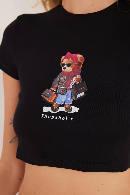 Kadın Slim Fit Dar Kesim %100 Pamuk Bisiklet Yaka Baskılı Siyah Crop Tişört
